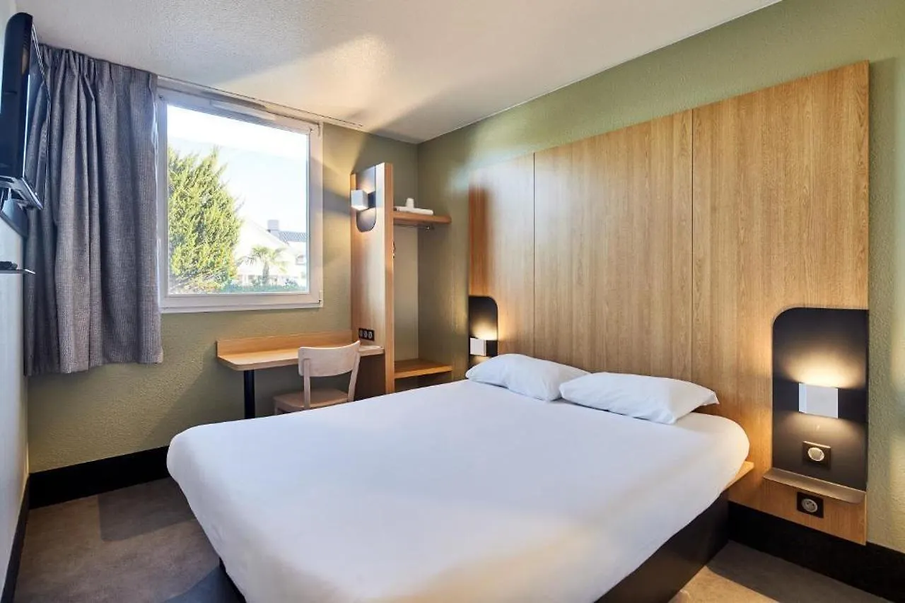 Evry 2 Hotel 2*