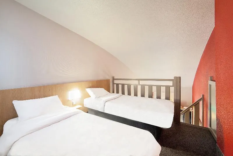 Hotel Evry 2 2*